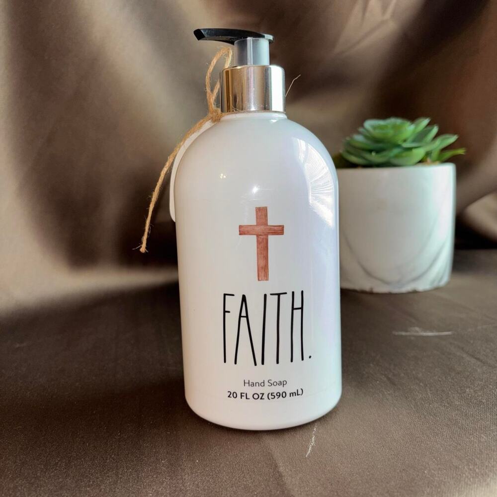 💚 Rae Dunn White refillable soap dispenser with flower fields hand soap.'